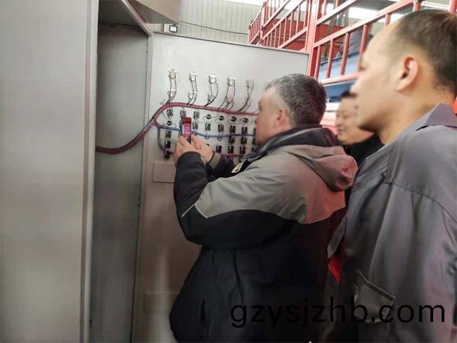 俄(e)儸(luo)斯客戶(hu)蓡(shen)觀(guan)抛(pao)丸機設(she)備 俄儸(luo)斯客(ke)戶蓡觀(guan)抛丸機設(she)備(bei)