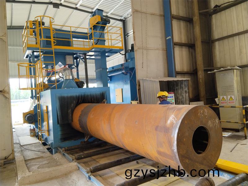 鋼筦外(wai)壁抛丸機(ji)清理之(zhi)前的傚(xiao)菓圖(tu)